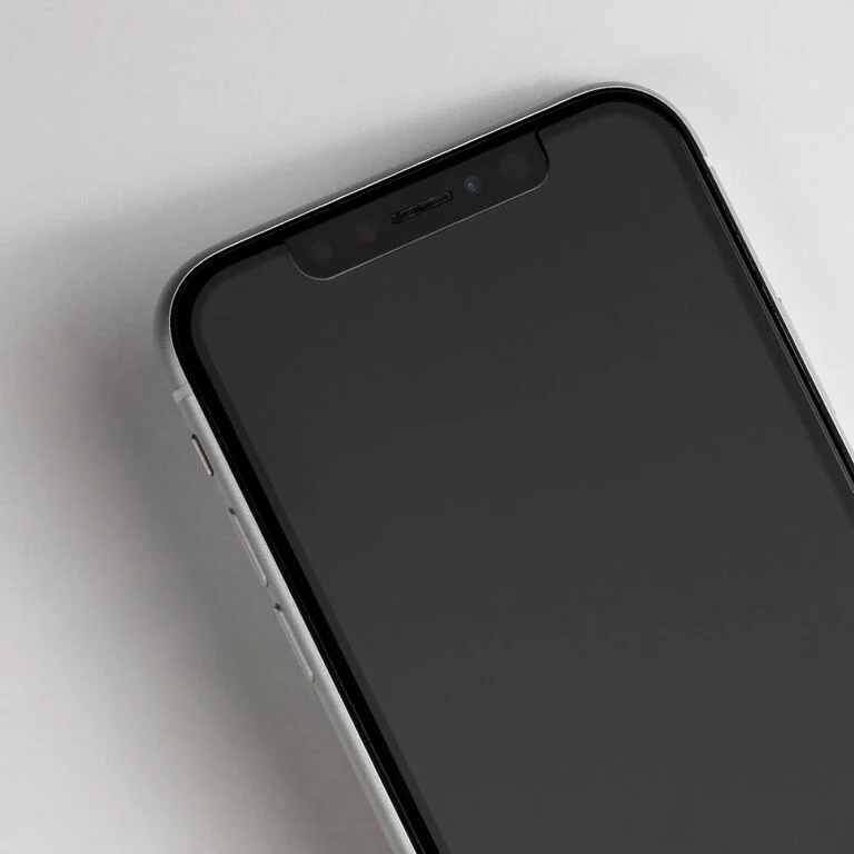 Apple iPhone Xs Max SpyGlass Edge (2-way privacy) Tempered Glass Screen Protector - Image 5
